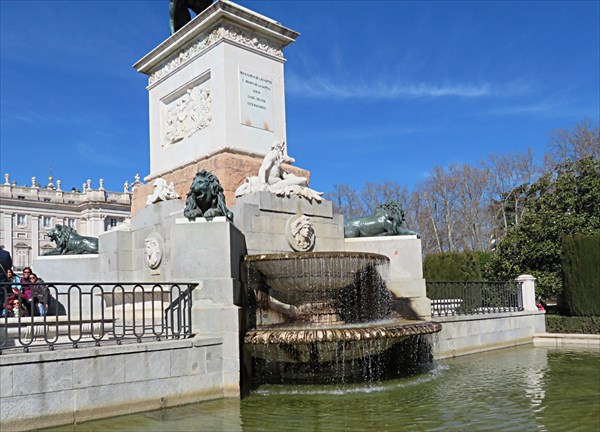 059-Статуя короля Филиппа IV